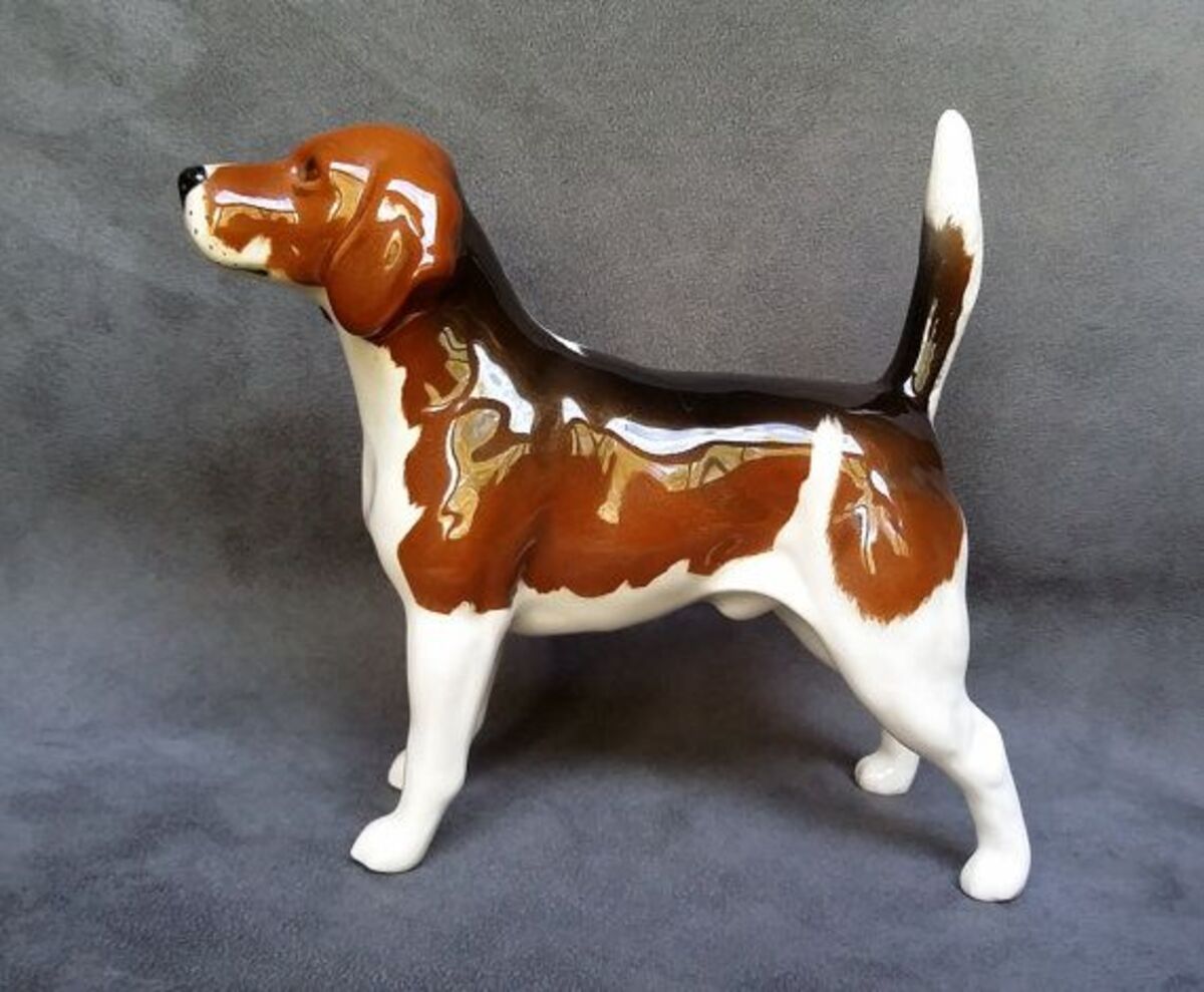 beswick Beagle Statue.jpg.jpg