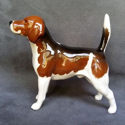beswick Beagle Statue.jpg.jpg